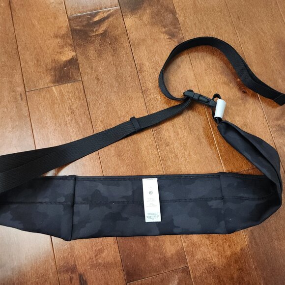 Lululemon fast and free running belt - Picture 3 of 4